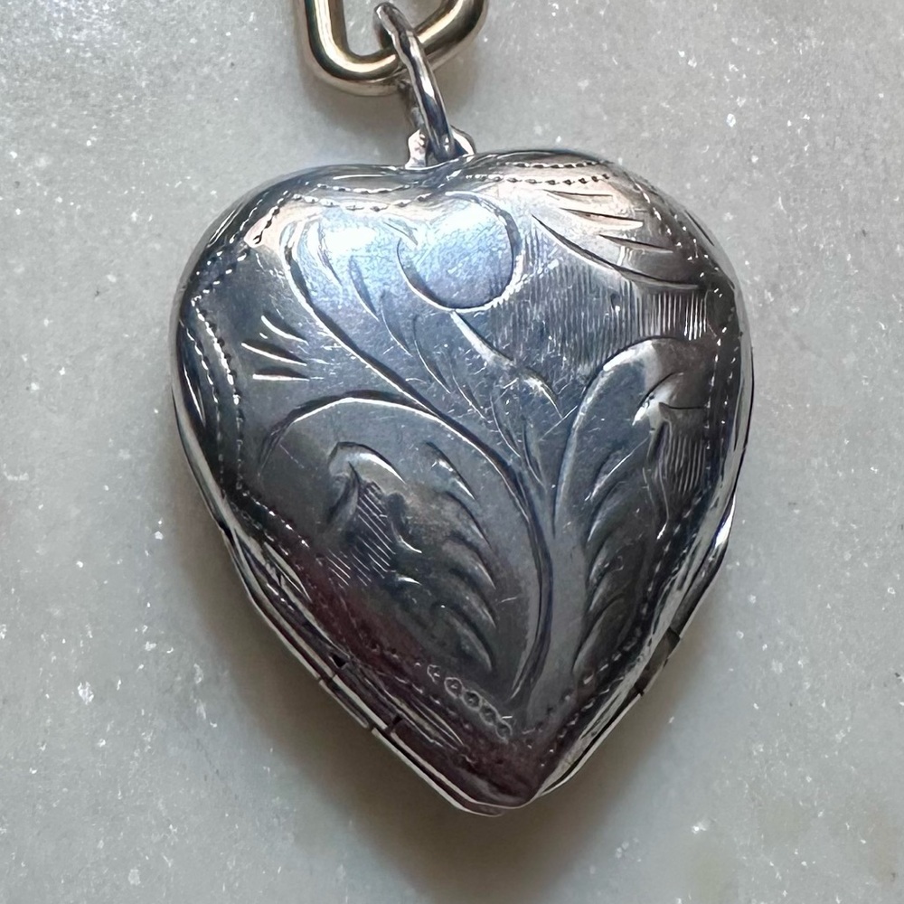 Vintage Sterling Folding Heart 🍀 Photo Locket Pendant
